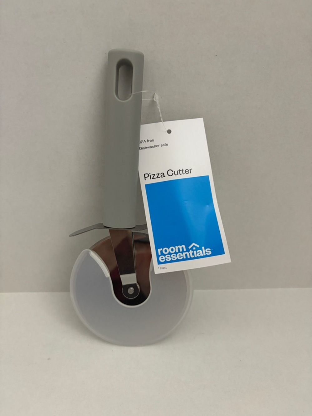 Room Essentials Pizza Cutter Wheel w/ Safety Cover Gray Kitchen Tool NEW